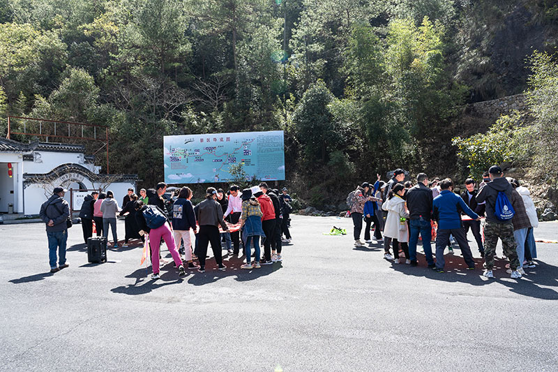 “凝聚巾幗力量，‘婦’能國(guó)投發(fā)展”屯溪區(qū)國(guó)投集團(tuán)黨委開展三月主題黨日活動(dòng)