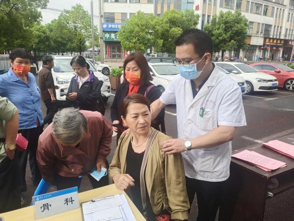 百姓健康系我心，黨員服務(wù)進(jìn)社區(qū)