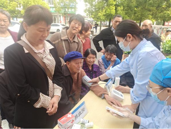 百姓健康系我心，黨員服務(wù)進(jìn)社區(qū)