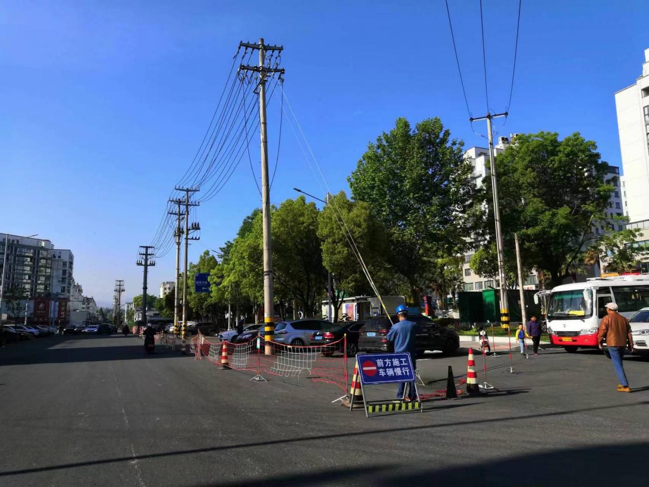 完善基礎(chǔ)設(shè)施提升改造，確保人民群眾出行安全